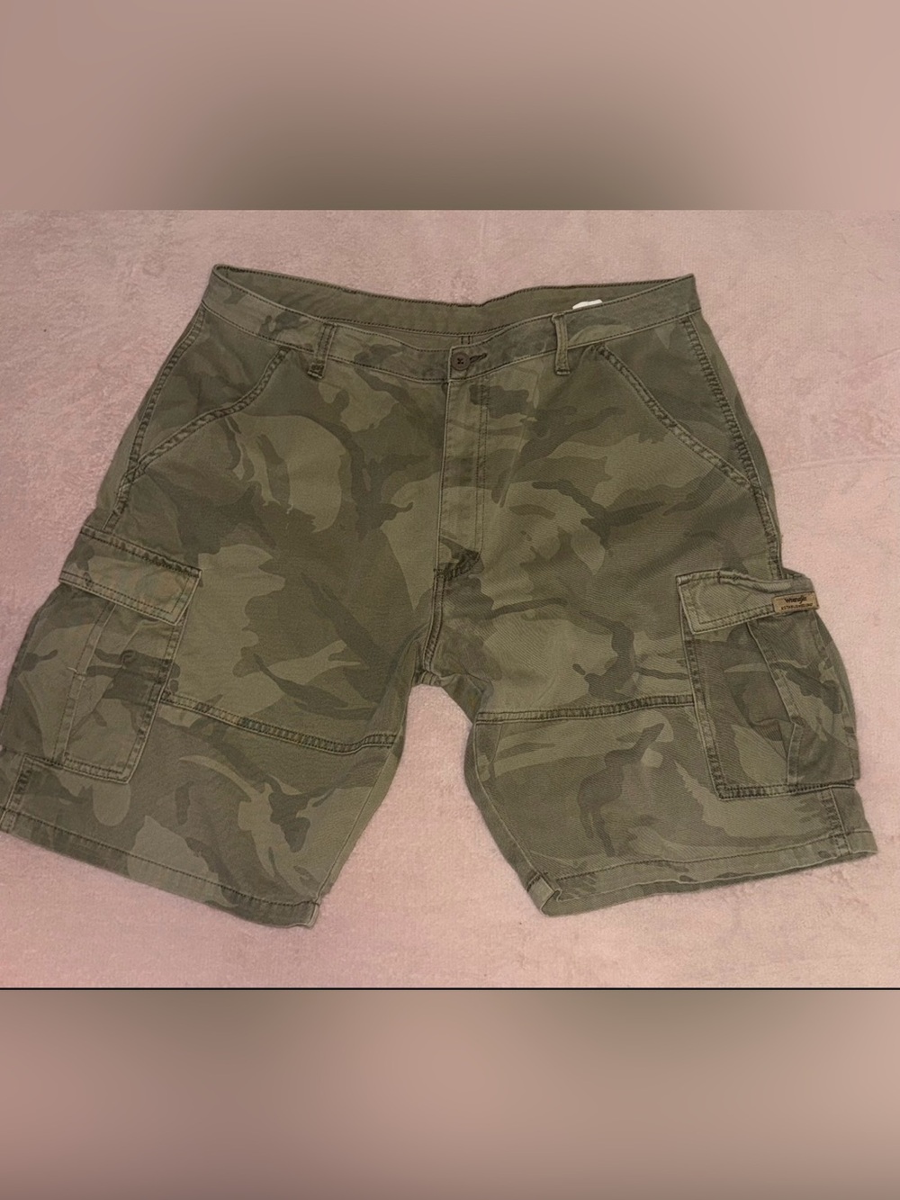 Wrangler Camo Cargo Shorts | Green Camouflage Utility Shorts | Y2K🌿✨